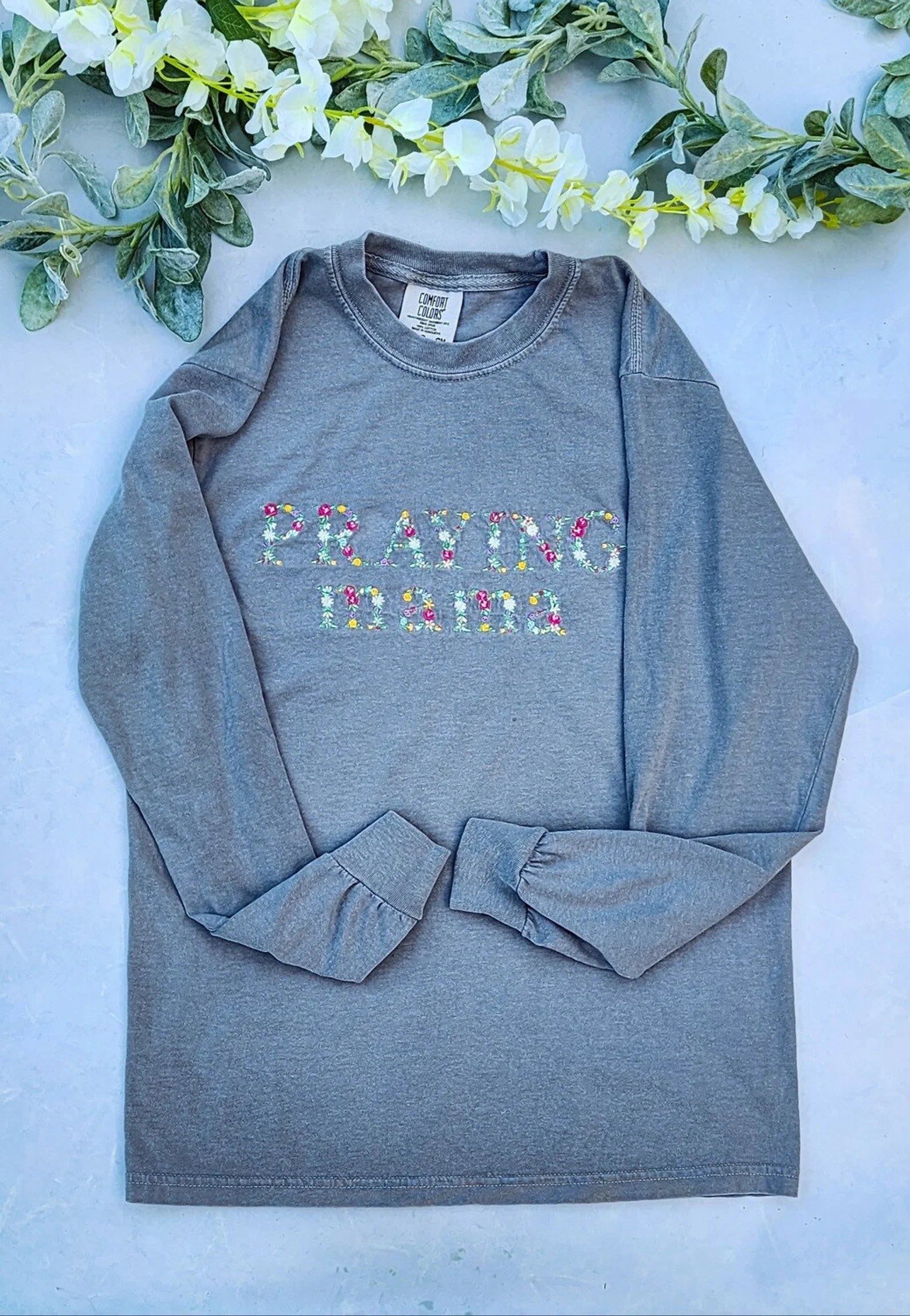 praying-mama-shirt