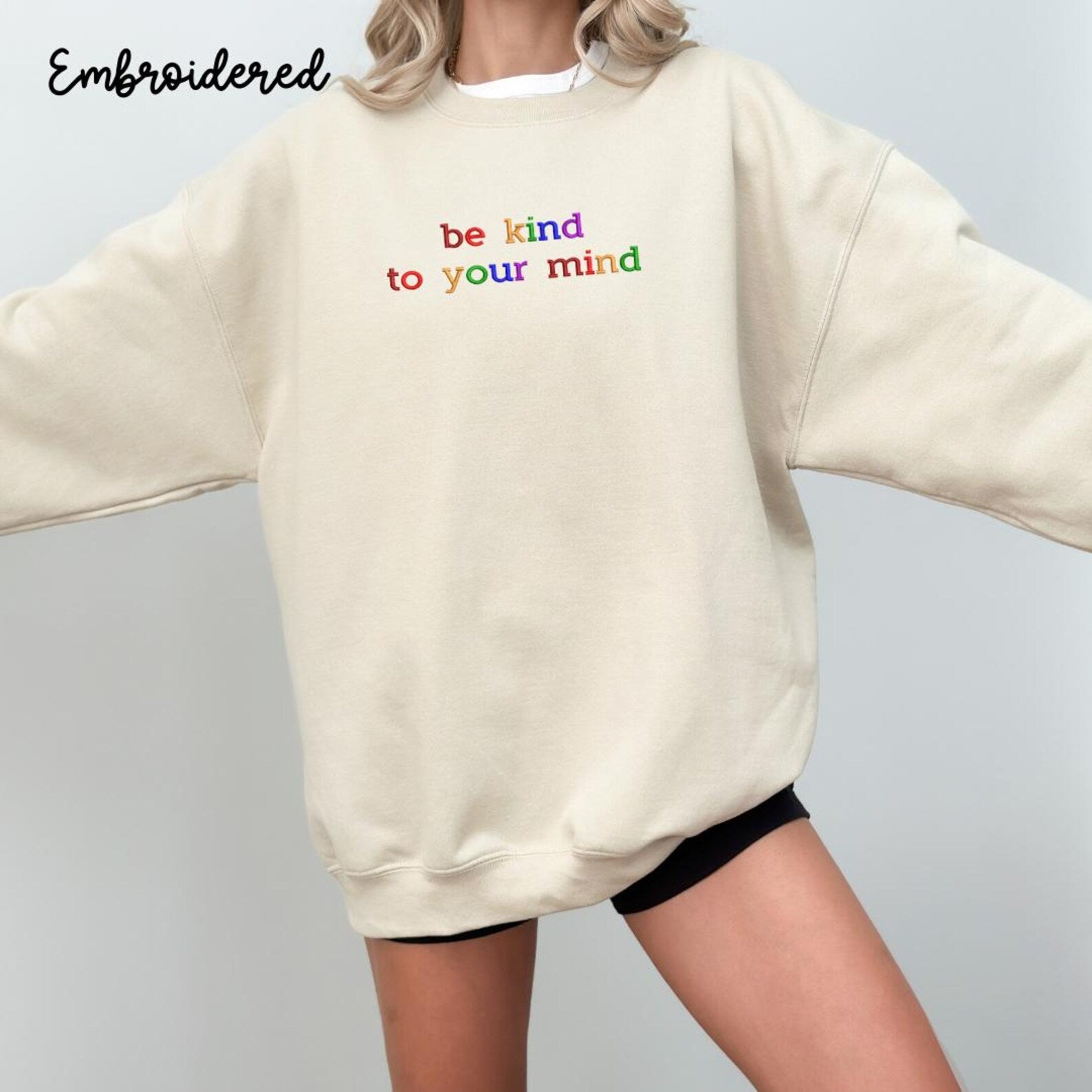 Relaxed fit women’s sweatshirt for everyday wear